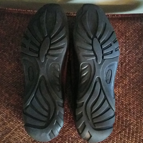 Shoes - Picture 3 of 3